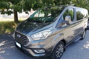 FORD Tourneo Custom - pari al NUOVO.