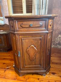 Mobile ad angolo in legno