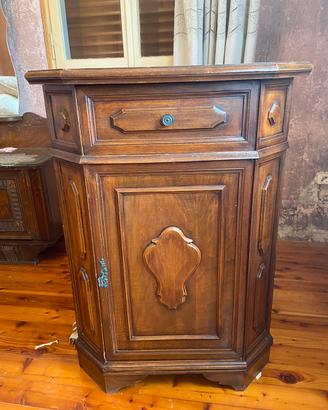Mobile ad angolo in legno