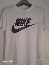 t-shirt nike donna taglia xs con logo nero 