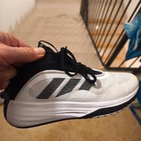 Scarpe basket Adidas own the game