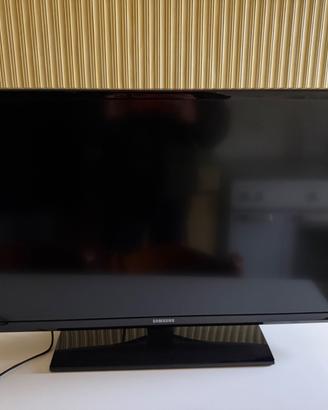 TV Samsung LED 32" + Decoder Digitale Terrestre HD
