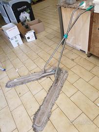 Scopa a forbice con frange da 100 cm