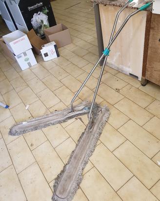 Scopa a forbice con frange da 100 cm