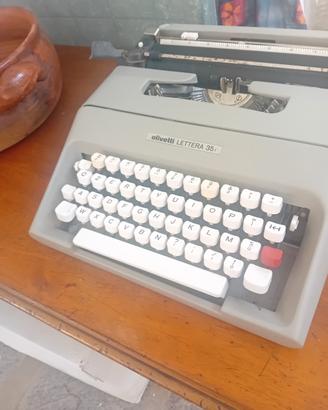 macchina per scivere olivetti 35