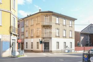 UFFICIO FRONTE STRADA