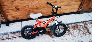 bicicletta tipo BMX da bambino 
