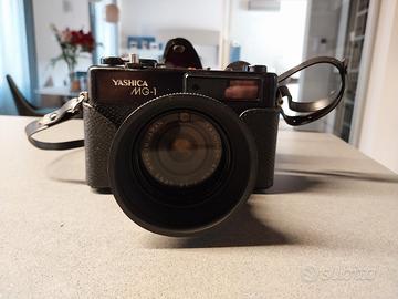 Macchina fotografica Yashica MG-1