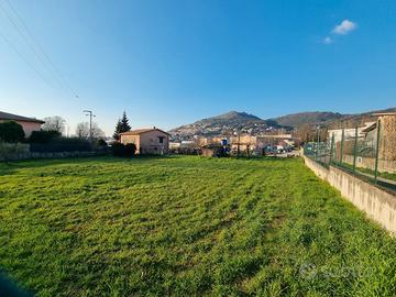 Adiac. C.C. I Platani pianeggiante terreno agricol