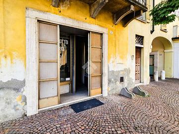 NEGOZIO A VEROLANUOVA