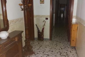 Ampio bilocale arredato panoramicoin parco rinomat