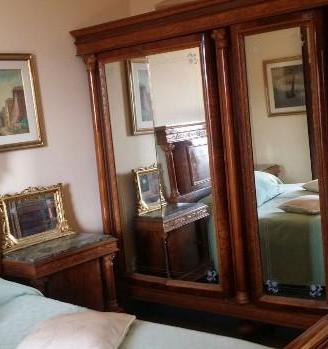 Stanza da letto stile barocco siciliano