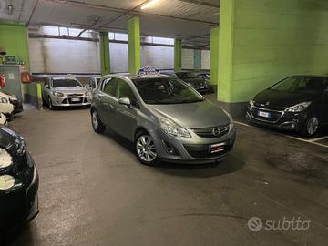 Opel Corsa 1.2 5 porte Cosmo Neopatentati