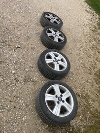 Cerchi e gomme Ford fiesta v (2002-2008)