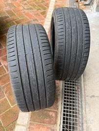Gomme 235/45 r 19