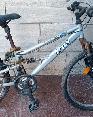 N. 2 BICI RUOTA 24 DA SISTEMARE