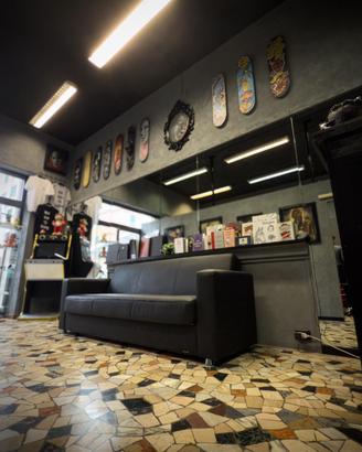 Coworking Poltrona in studio tattoo professionale