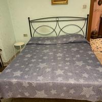 Letto matrimoniale in ferro battuto più materasso
