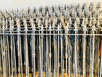 Ringhiere recinsione infferriate in ferro battuto