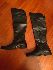 Stivali alti da donna in pelle