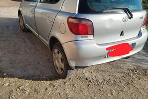 Toyota Yaris 1.0 benzina 