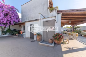 AMPIA VILLA RISTRUTTURATA