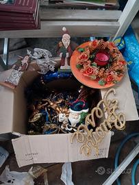 Addobbi di Natale. Due scatoloni