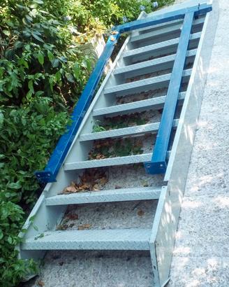 scala in acciaio pari nuovo chiama valuto propost