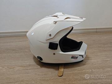 casco brave Hans L