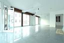 luminoso-locale-commerciale