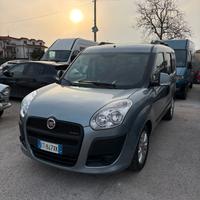 fiat doblo'autocarro 5 posti