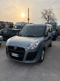 fiat doblo'autocarro 5 posti