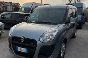 fiat doblo'autocarro 5 posti
