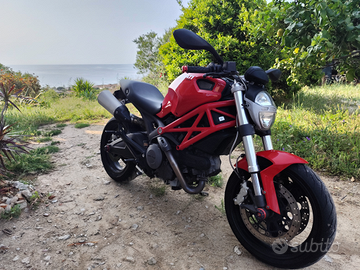 Ducati Monster 696 a2