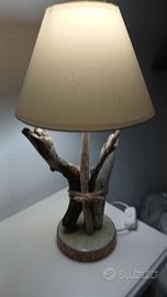 Lampada  fatta artigianalmente con legnetti di mar