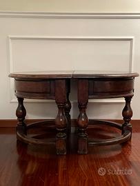 Coppia tavolini demi-lune in legno massello stile