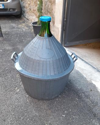 damigiane per liquidi.