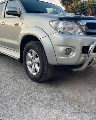Toyota Hilux 3.0 D-4D 4WD 4p. Doub. Cab SR+