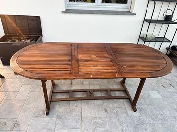 Tavolo da esterno in legno