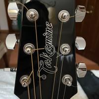Chitarra acustica amplificata della Takamine nera