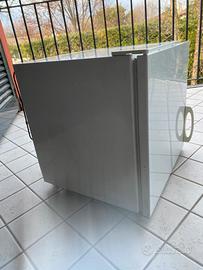 Congelatore Electrolux 52x52x52