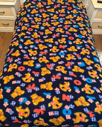 Coperta in pile con orsetti e dondoli