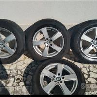 Set di cerchi con gomme