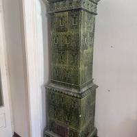 Stufa a legna antica in maiolica