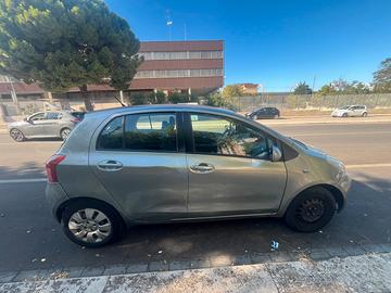 Toyota  yaris 2008