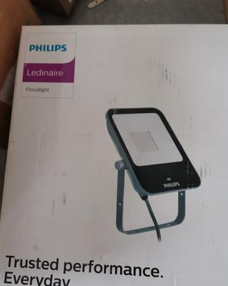 Faretto a led con telecomando 