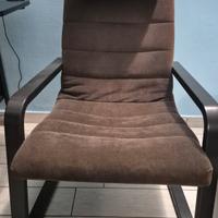 Sedia in tessuto con poggiapiedi 