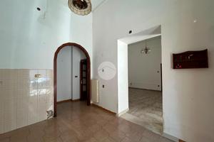4 LOCALI A AFRAGOLA