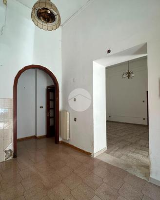 4 LOCALI A AFRAGOLA