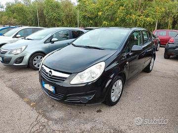 Opel Corsa 1.2 5 porte ideale a neopatentati